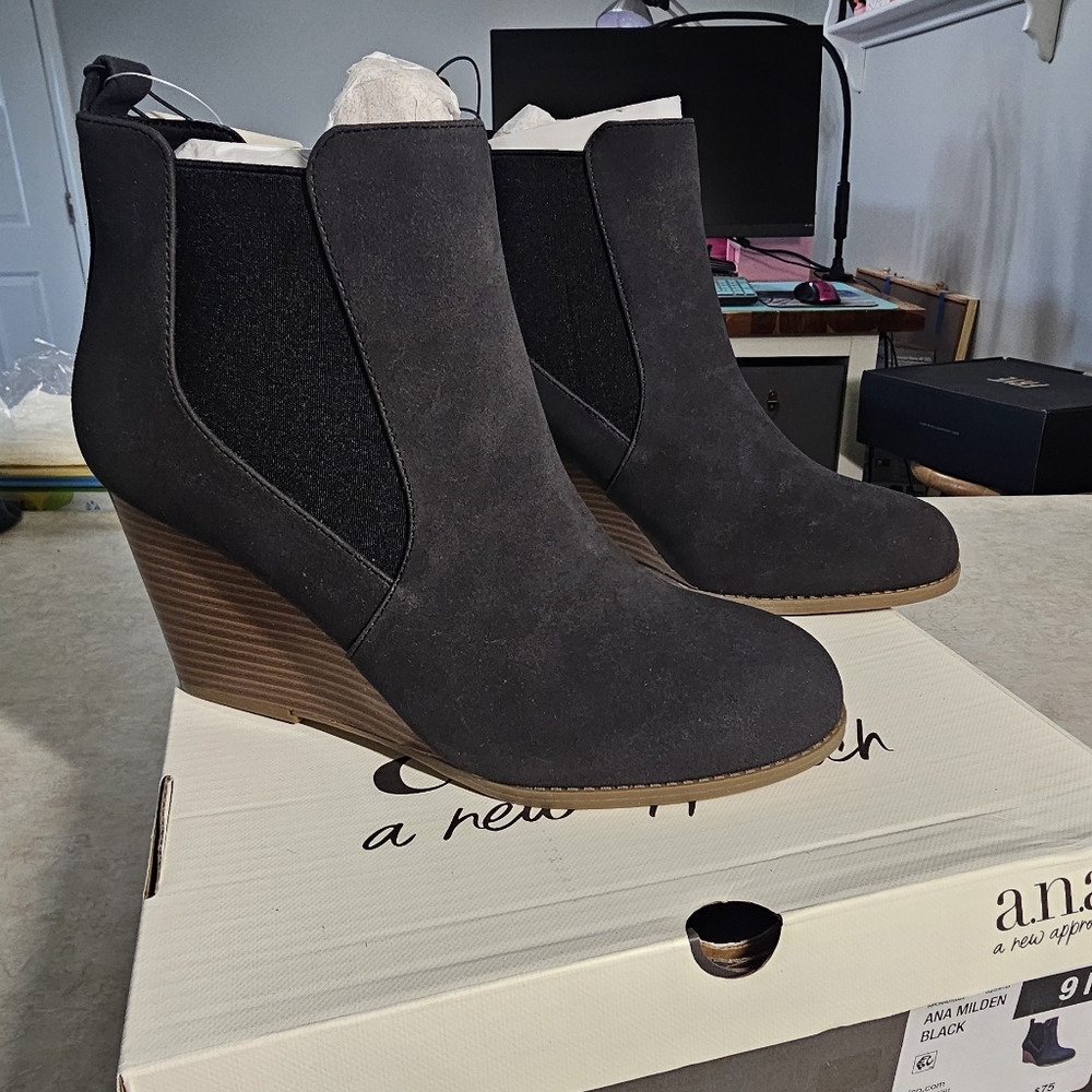 Ana Milden Black Wedge Bootie Size 9